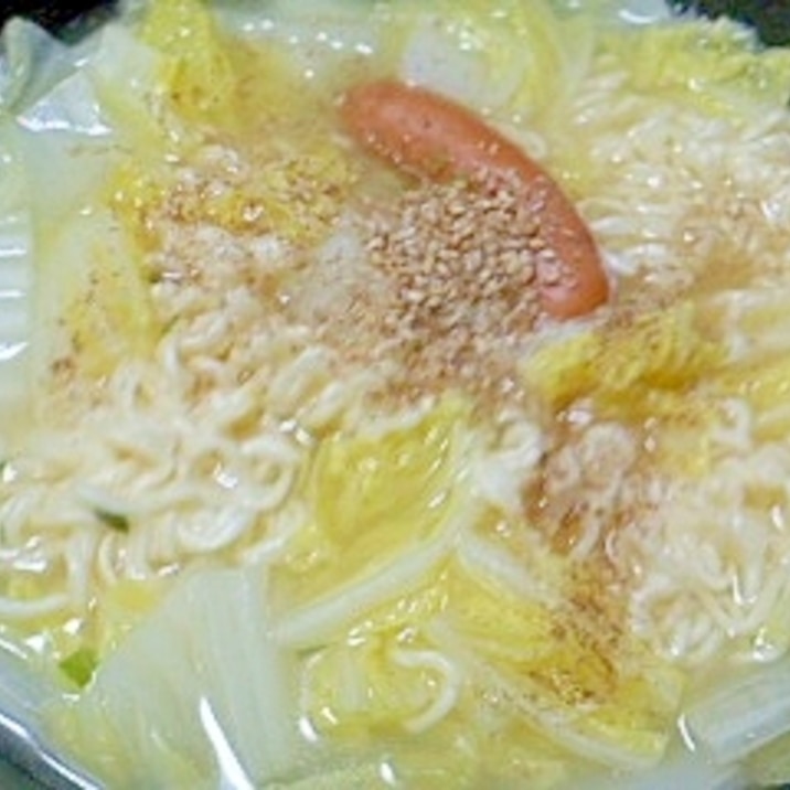 ウィンナー入り白菜たっぷり塩ラーメン